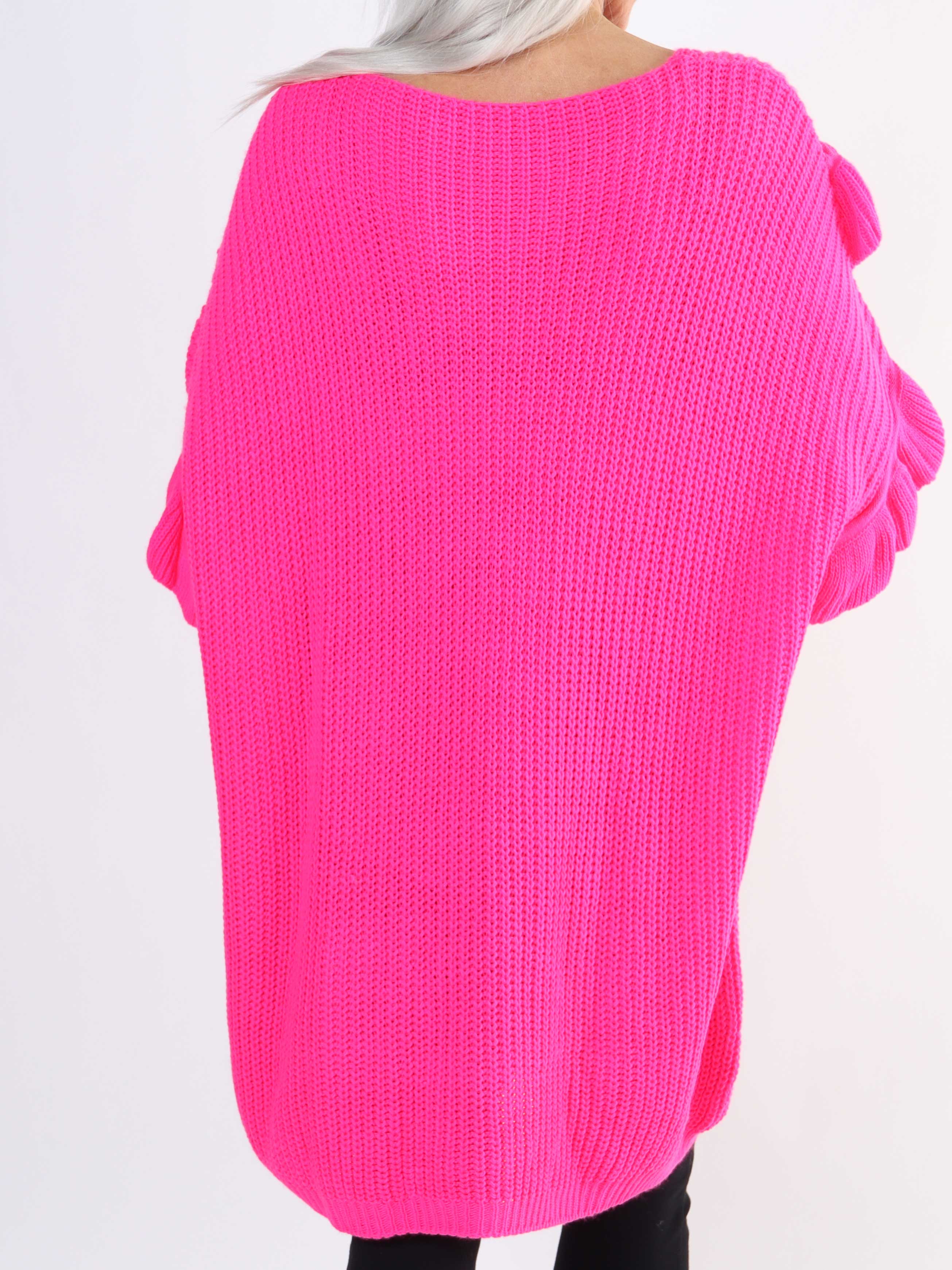 Ellis Dress - Snygg plus size stickad klänning med fina volangdetaljer